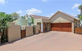 4 Bedroom House in Edenglen