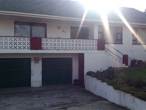 4 Bed House in Sunny Ridge