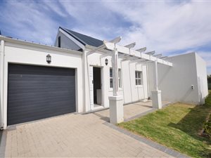3 Bed House in Nuutgevonden