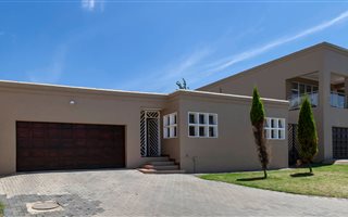 3 Bedroom House in Halfway Gardens