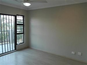 3 Bed Townhouse in Ruimsig