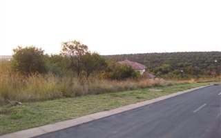1000 m² Land available in Pebble Rock