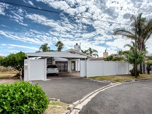 4 Bed House in Parow Valley