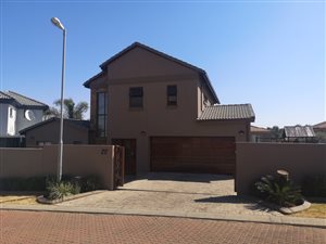 4 Bed Cluster in Strubens Valley