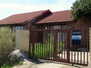3 Bed Cluster in Boitekong