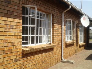 3 Bed House in Tasbet Park