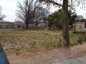 2465 m² Land available in Irene Park