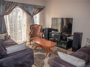 3 Bed House in Thatchfield