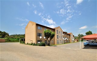 2 Bedroom Apartment in Alan Manor