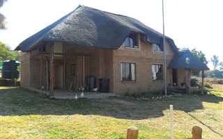 5 Bedroom House in Lanseria and surrounds