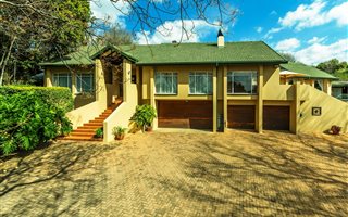 4 Bedroom House in Floracliffe