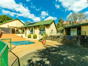 4 Bed House in Floracliffe