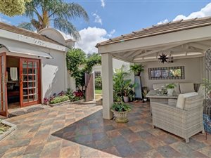 2 Bed Townhouse in Waterkloof Ridge