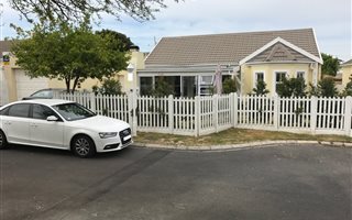 3 Bedroom Townhouse in Durbanville Central