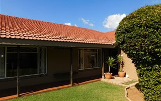 3 Bedroom House in Ontdekkers Park