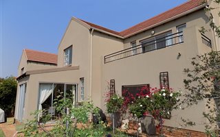 3 Bedroom Townhouse in Sundowner