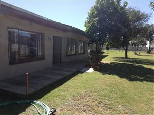 1570 m² Farm in Middelvlei