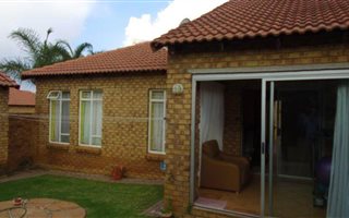 2 Bedroom Townhouse in Moreleta Park