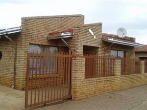 3 Bedroom House in Sebokeng Zone 17