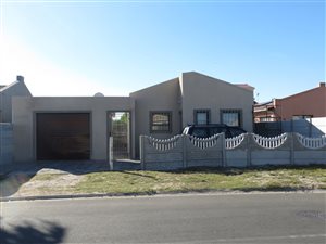 3 Bed House in Mitchells Plain