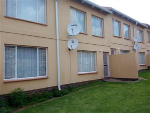 2 Bed Townhouse in Grobler Park