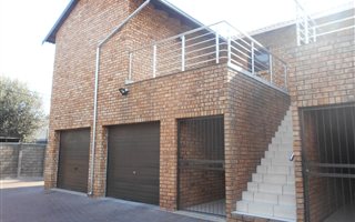 3 Bedroom Townhouse in Brackenhurst