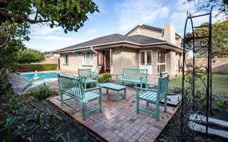 4 Bedroom House in Hermanus Northcliff