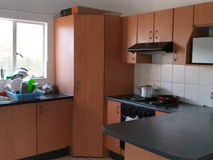 3 Bed Apartment in Ruimsig