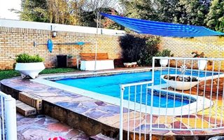 4 Bedroom House in Herlear