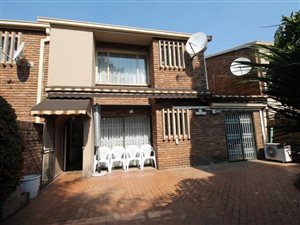 3 Bed Townhouse in Lakefield