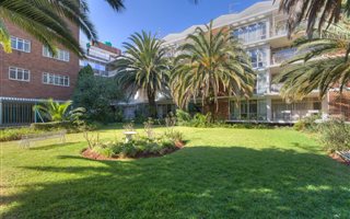 1 Bedroom Apartment in Parktown