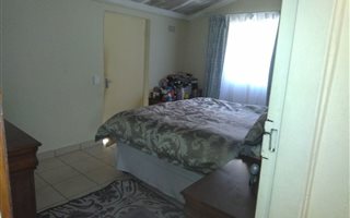 2 Bedroom House in Meadowlands
