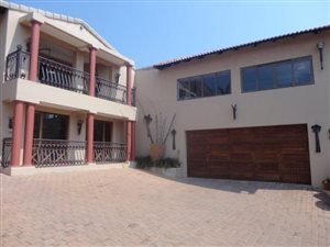 6 Bed House in Newlands