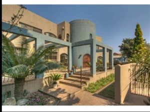 5 Bed House in Marlboro Gardens