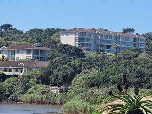 4 Bed Apartment in Southbroom