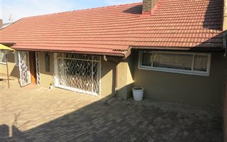 3 Bedroom House in Blairgowrie