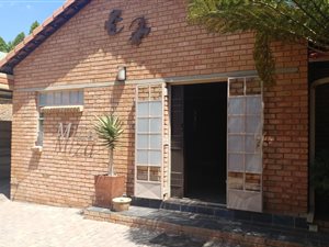 1 Bed Garden Cottage in Lyttelton Manor