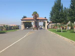 1110 m² Land available in Three Rivers
