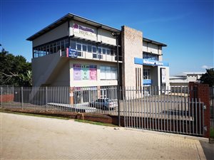 137 m² Commercial space in Waterfall