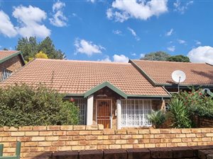 3 Bed Townhouse in Clubview