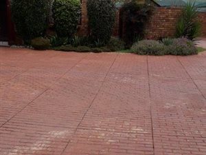 3 Bedroom Townhouse in Die Hoewes