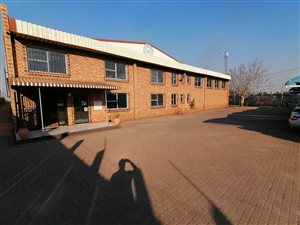 2200 m² Industrial space in Vulcania