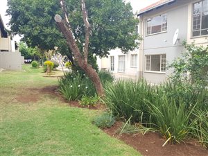 2 Bed Townhouse in Die Hoewes