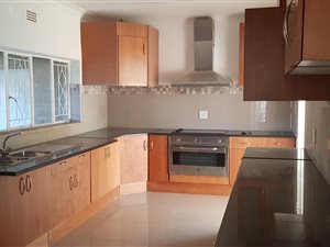 180 m² Commercial space in Rhodesfield