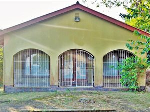 3 Bed House in Sea Park