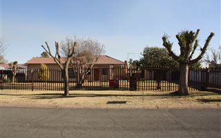 3 Bedroom House in Dunnottar