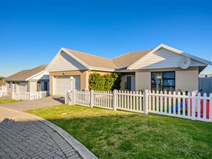 3 Bed Townhouse in Glenroy Park