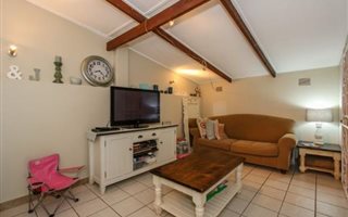 2 Bedroom Garden Cottage in Glenashley