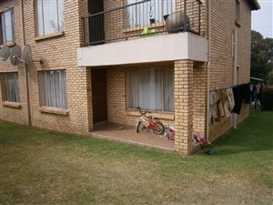 2 Bed Townhouse in Grobler Park