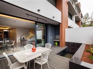 3 Bed Townhouse in Brooklyn